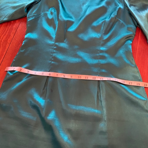 Dress - Picture 9 of 11